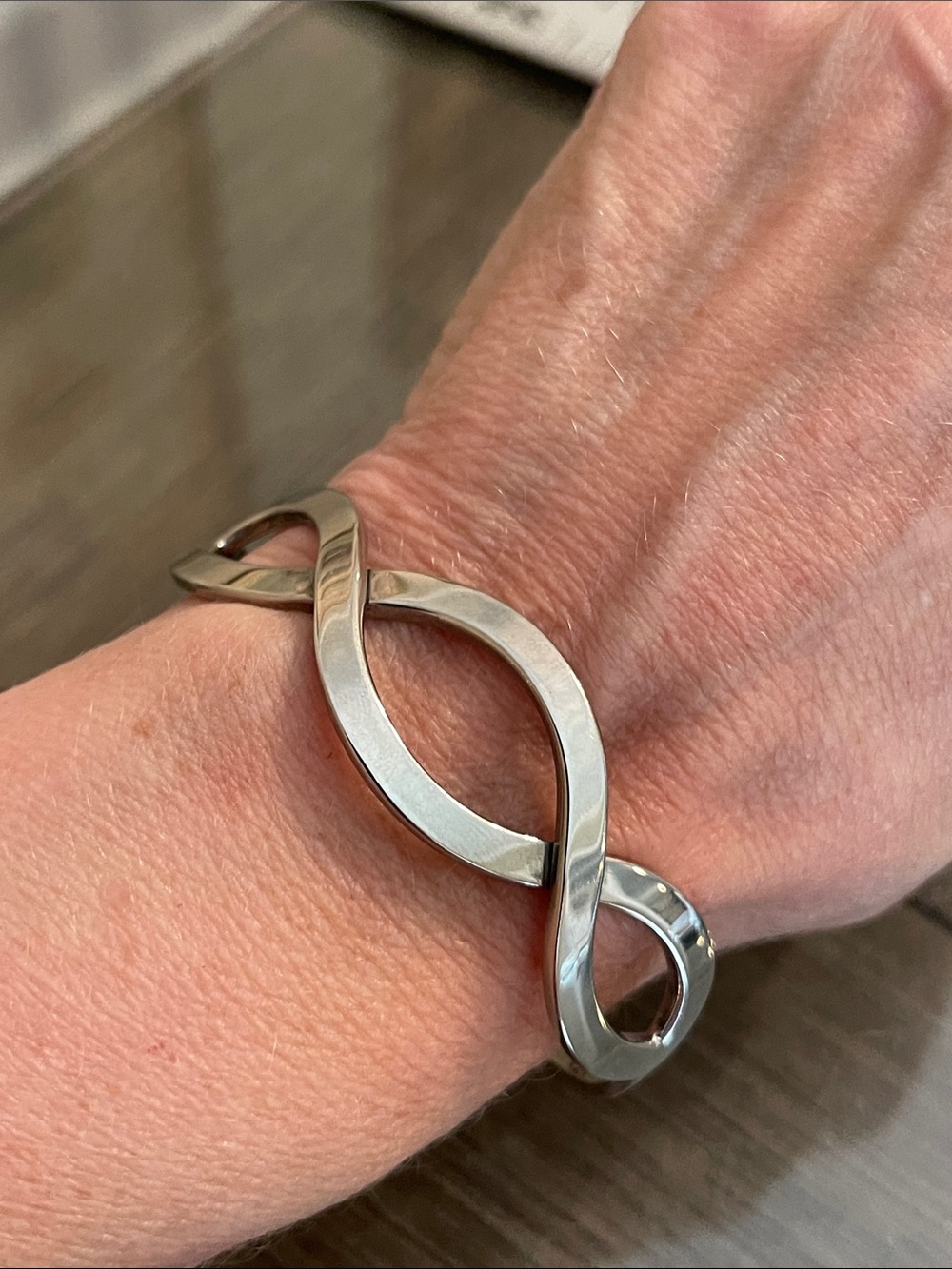 Vintage Woven Interlocking Design - Silver-tone Cuff Bracelet - Picture 11 of 16